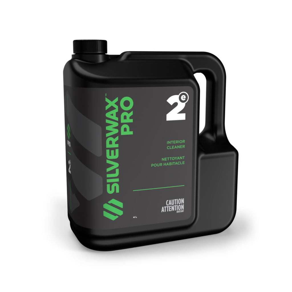 Bidon de 4L SILVERWAX PRO nettoyant intérieur, étiquette verte/blanche, consignes bilingues, entretien sanitaire professionnel.