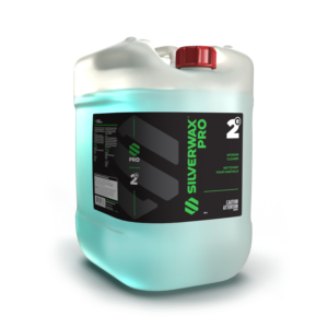 Bidon plastique blanc SILVERWAX PRO pour entretien, liquide bleu, capuchon rouge, étiquette bilingue noire et verte.