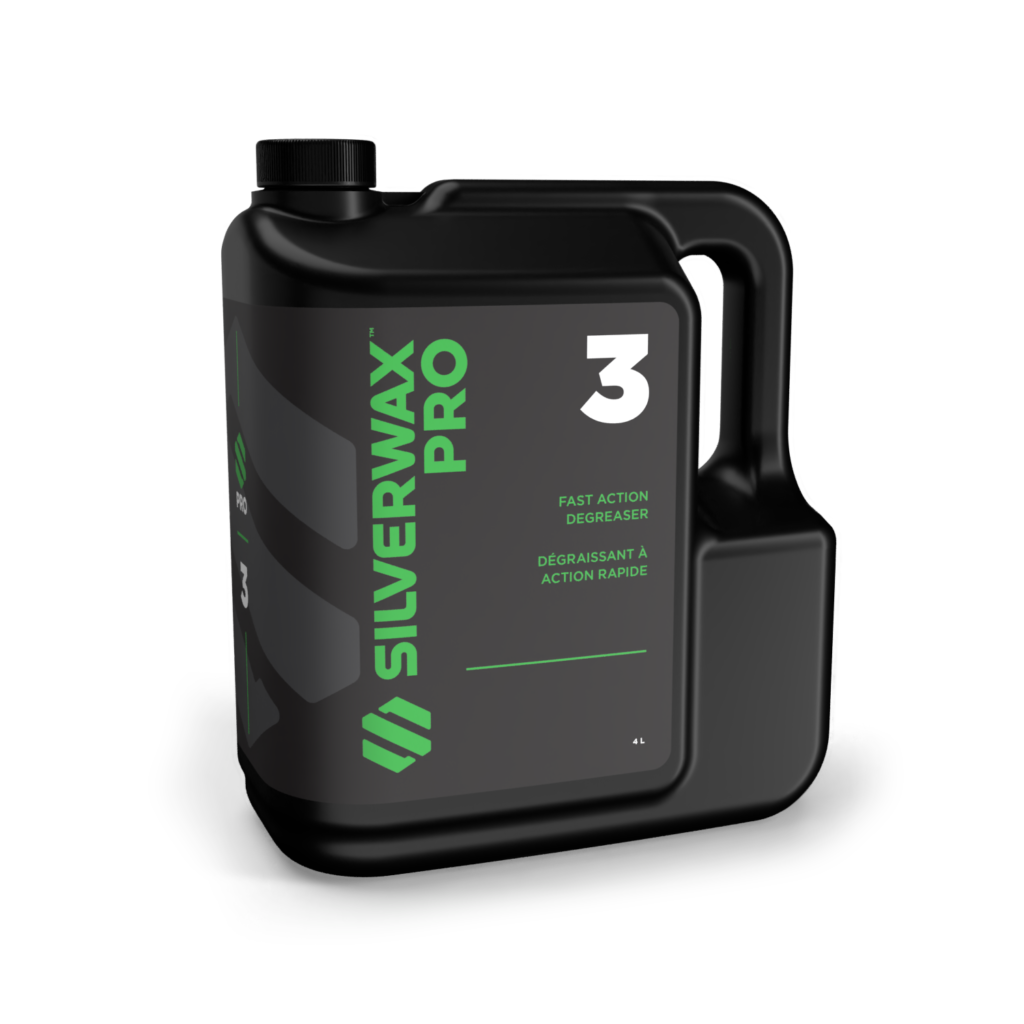 Détergent Silverwax Pro 4L, étiquette verte n°3, bidon noir pratique pour entretien et nettoyage professionnels.
