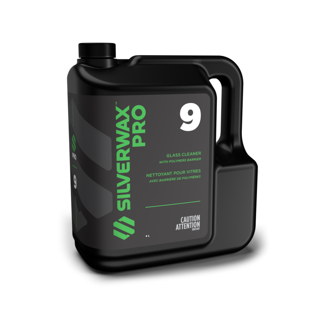 Bidon 4L Silwax Pro 9 : nettoyant vitres professionnel, sanitaire, étiquette verte/blanche, poignée ergonomique.
