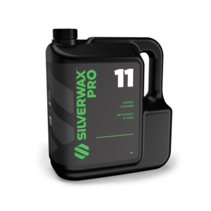 Bidon noir 4 L Silverwax Pro 11, nettoyant tapis, étiquette verte ; idéal entretien écologique et sanitaires.