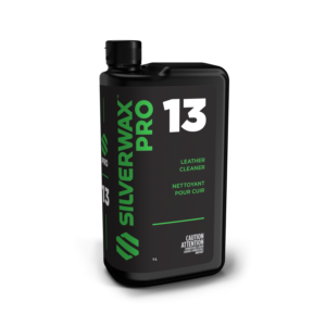 Bidon 1L nettoyant cuir Silverwax Pro 13, étiquette verte/blanche, capuchon noir, instructions bilingues ; entretien hygiénique.