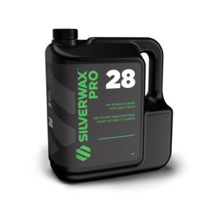 Bidon plastique 4L SILVERWAX PRO 28, nettoyant véhicules sans récurage, pratique pour entretien pro et écologique.