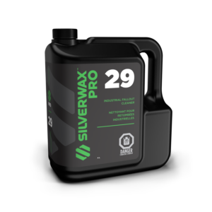 Bidon noir 4L SILVERWAX PRO 29, nettoyant industriel entretien sanitaires, étiquette verte, emballage sécurisé.