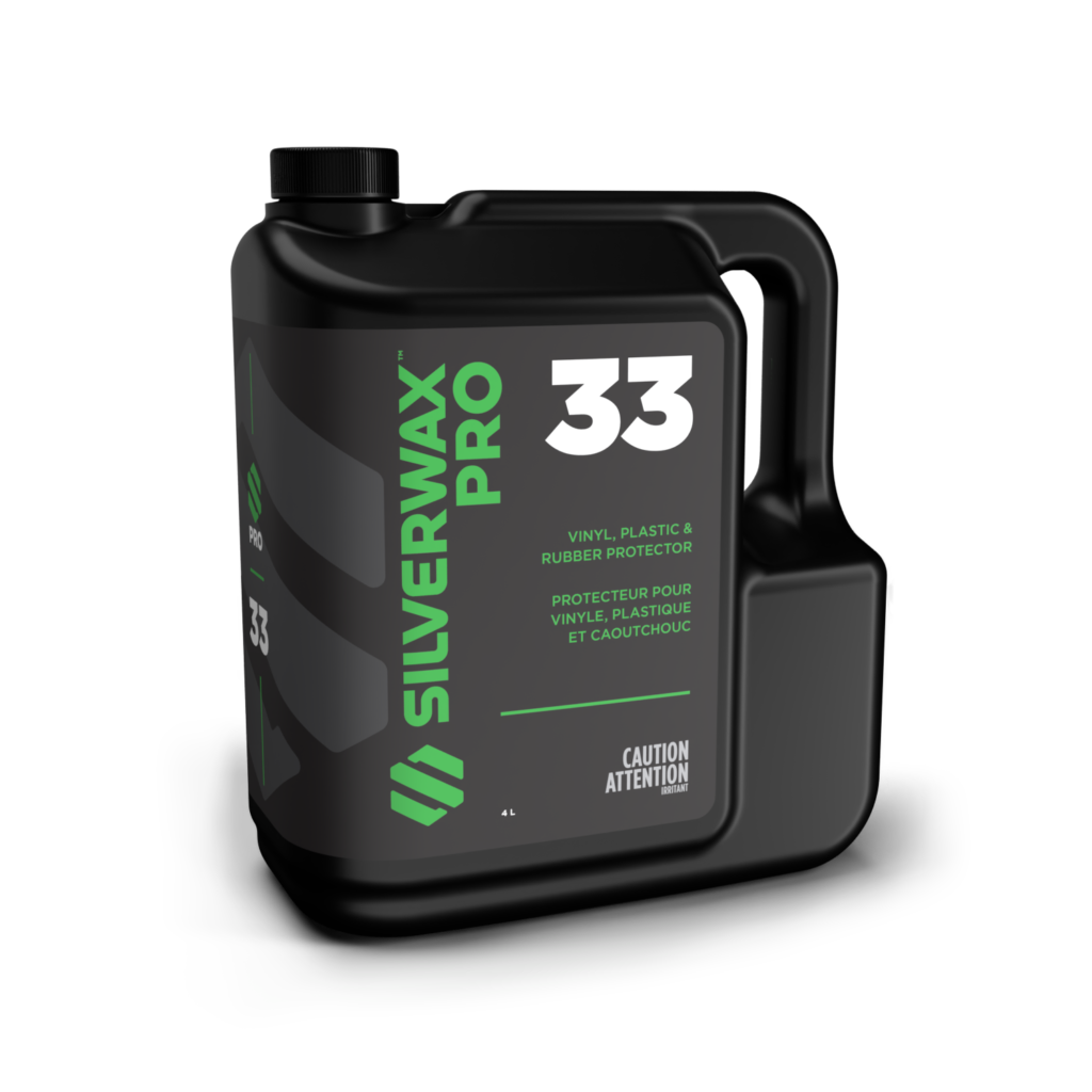Bidon noir 4L SILVERWAX PRO 33 pour entretien vinyle, plastique, caoutchouc. Texte vert/blanc, précautions d'usage incluses.
