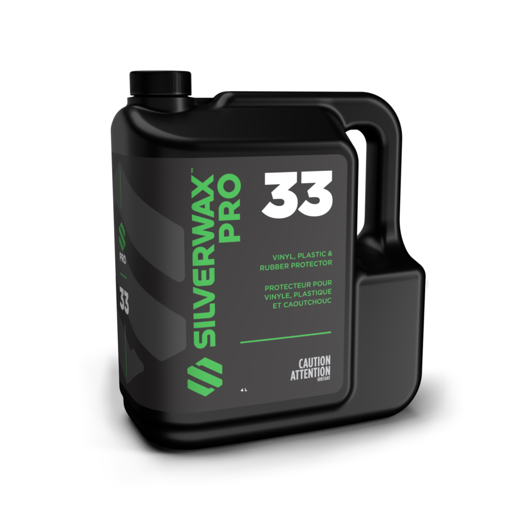 Bidon noir 4L SILVERWAX PRO 33 pour entretien vinyle, plastique, caoutchouc. Texte vert/blanc, précautions d'usage incluses.