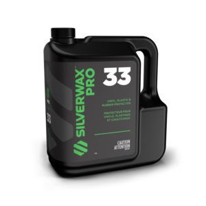 Bidon noir 4L SILVERWAX PRO 33 pour entretien vinyle, plastique, caoutchouc. Texte vert/blanc, précautions d'usage incluses.