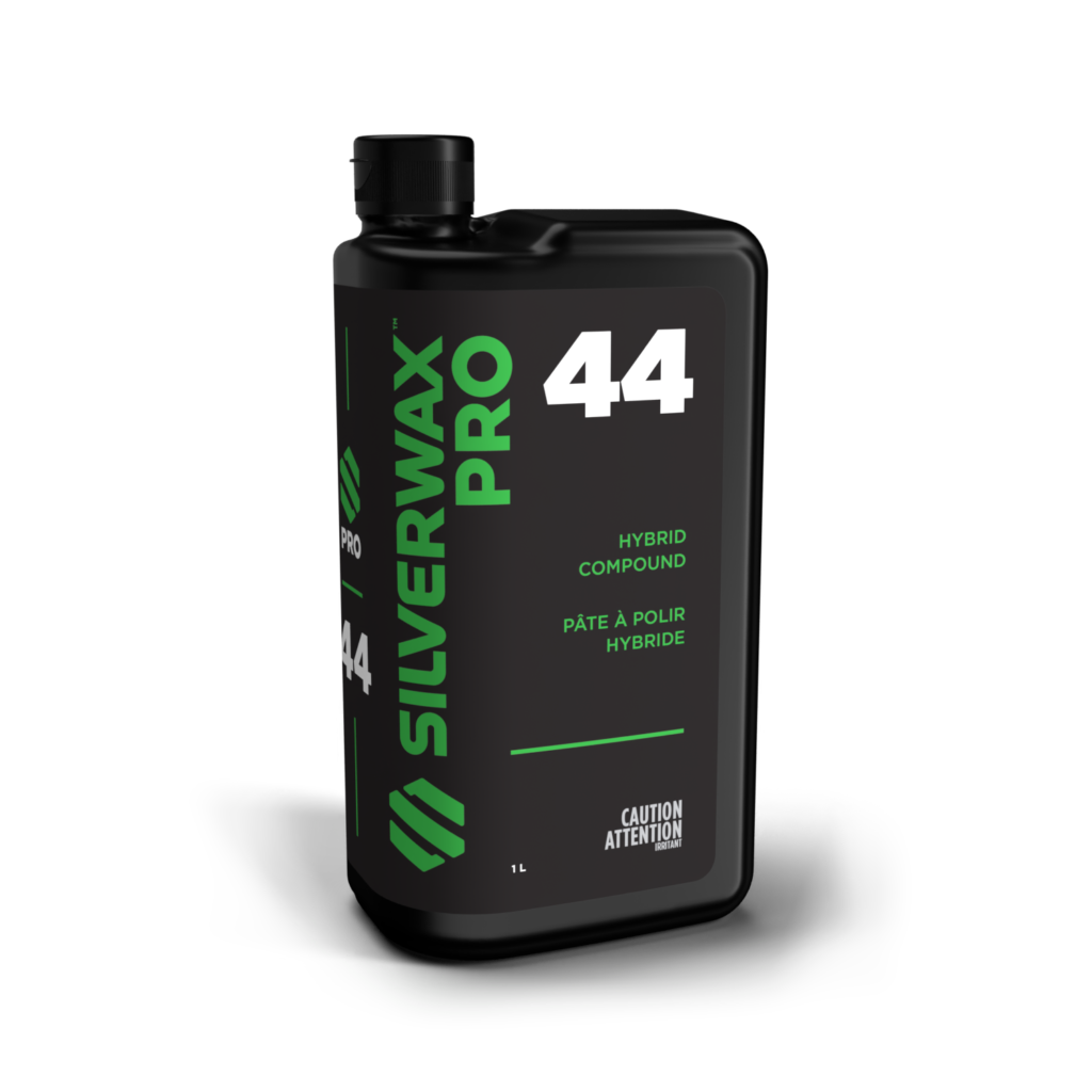 Bouteille 1L SILVERWAX PRO 44, nettoyant hybride avec bouchon noir ; étiquette écologique, avertissement sécurité dessous.