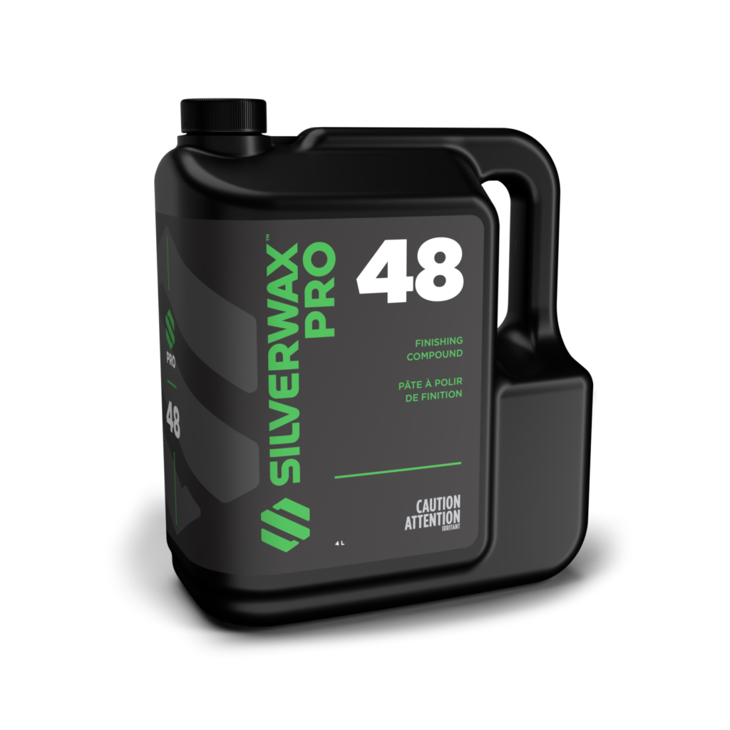 Bidon de 4L Silverwax Pro 48, entretien de surfaces, nettoyant fini, emballage noir écologique, anse latérale.