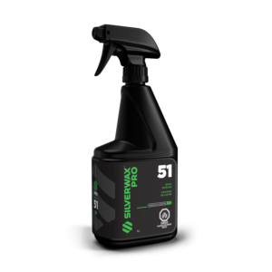Spray nettoyant SILVERWAX PRO 51, 1L, pour entretien extérieur rapide, emballage noir.
