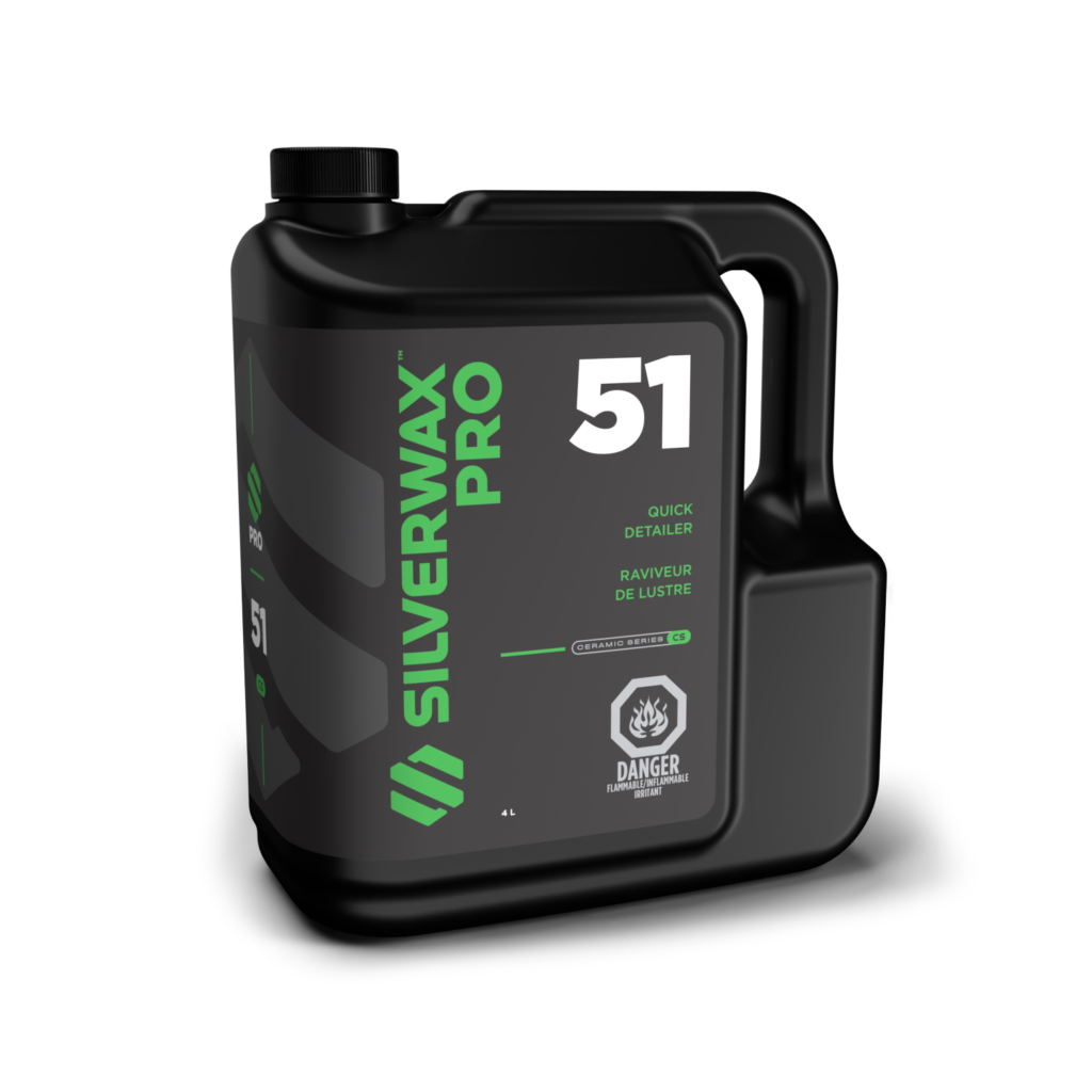 Bidon noir 4L SILVERWAX PRO 51 Quick Detailer, étiquette verte/blanche, entretien auto, symbole DANGER sur fond blanc.