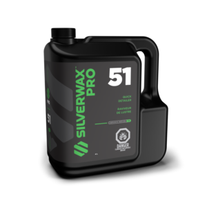 Bidon noir 4L SILVERWAX PRO 51 Quick Detailer, étiquette verte/blanche, entretien auto, symbole DANGER sur fond blanc.