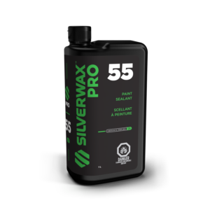 Silverwax Pro 55, bidon 1L noir à bouchon vissé, étiquette bilingue, idéal entretien peinture, design épuré, pictos sécurité.