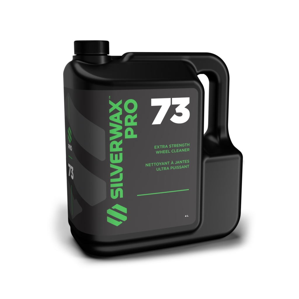 Bidon 4L Silverwax Pro 73 nettoyant jantes puissant, étiquette verte, pour entretien et nettoyage professionnel.