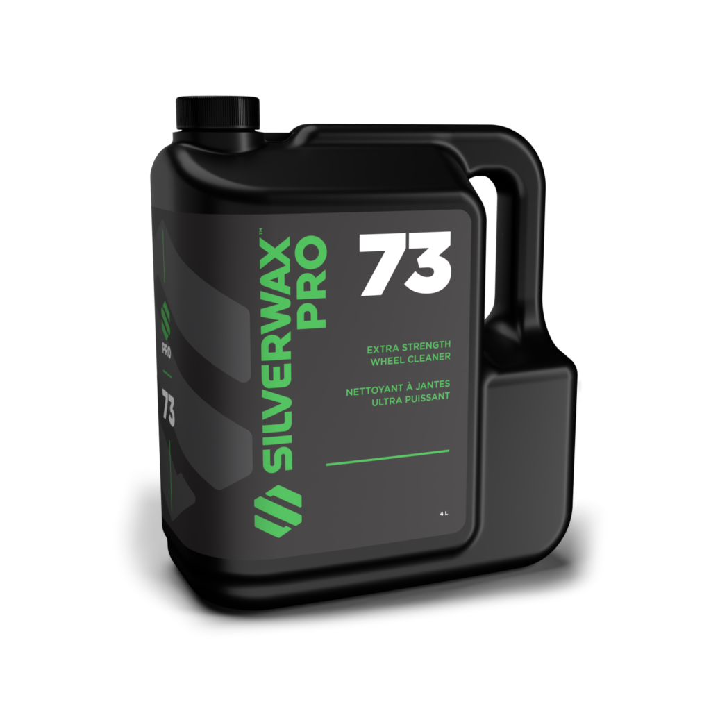 Bidon 4L Silverwax Pro 73 nettoyant jantes puissant, étiquette verte, pour entretien et nettoyage professionnel.
