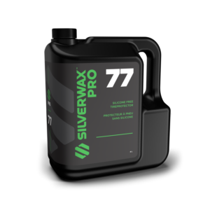 Bidon noir 4L Silverwax Pro 77, protecteur pneu écolo, poignée pratique. Idéal entretien et nettoyage sanitaires.