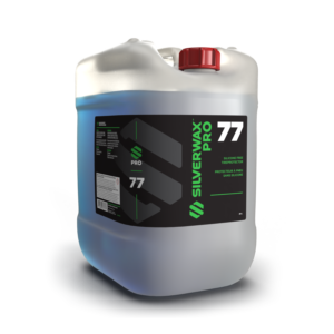 Bidon translucide 5L Silverwax PRO 77, liquide bleu détergent sans silicone, capuchon rouge, pour entretien sanitaire.
