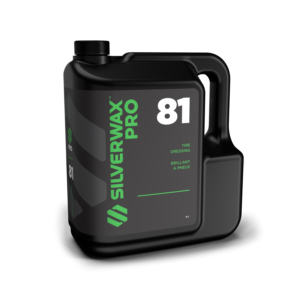 Bidon 4L Silverwax Pro 81 pour entretien pneus, poignée pratique, emballage écologique noir et étiquettes vert-blanc.