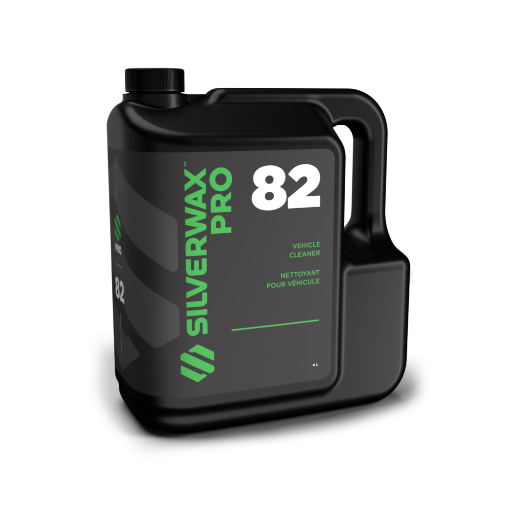 Bidon 4 L Silvwax Pro 82 noir, nettoyant véhicules, étiquette bilingue, idéal entretien sanitaire, emballage pratique.