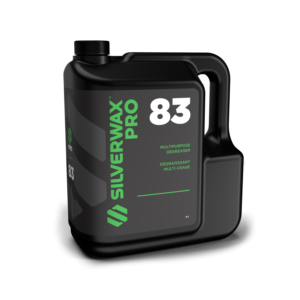 Bidon noir 4L Silverwax Pro 83, dégraissant multi-usage écologique, étiquette verte, pour entretien et nettoyage sanitaires.