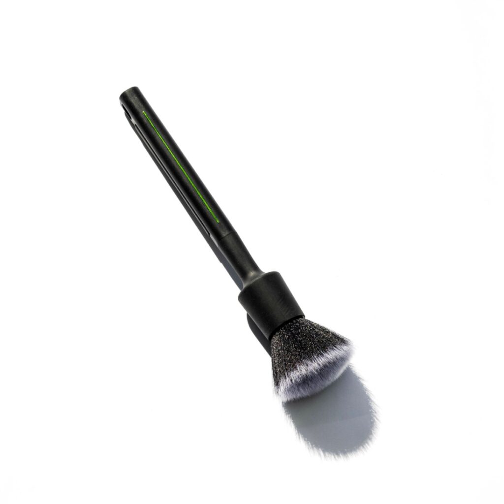 PINCEAU D'ESTHÉTIQUE ÉVASÉ ULTRADOUX (SMOOTH N'NEAT)