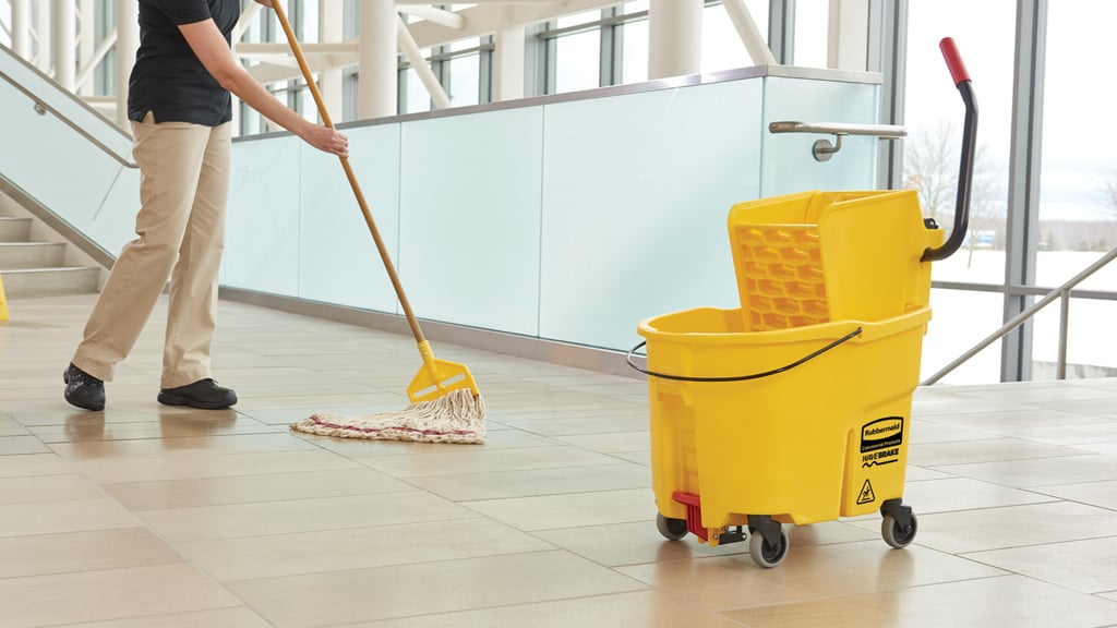SEAU ESSOREUSE RUBBERMAID JAUNE 35PTE DESCENDANT