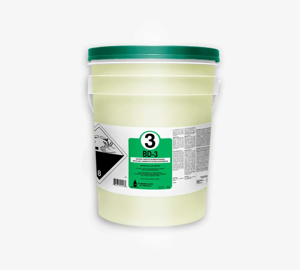 Seau plastique BD-3 translucide à couvercle vert, étiqueté pour entretien sanitaire et sécurité, sur fond blanc.